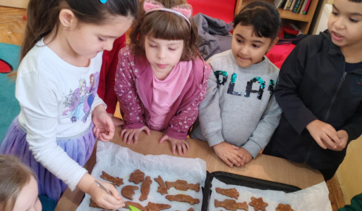 Pečenie medovníkov 